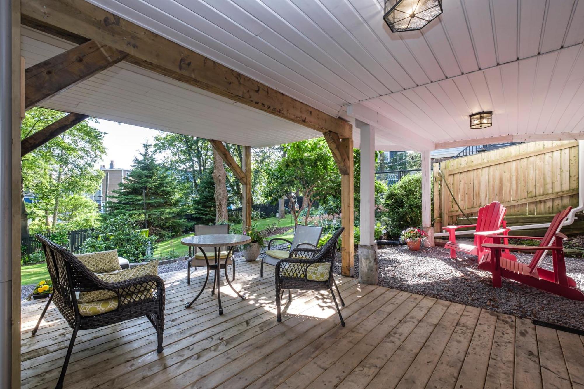 The Elizabeth Manor Guesthouse St. John's Bagian luar foto