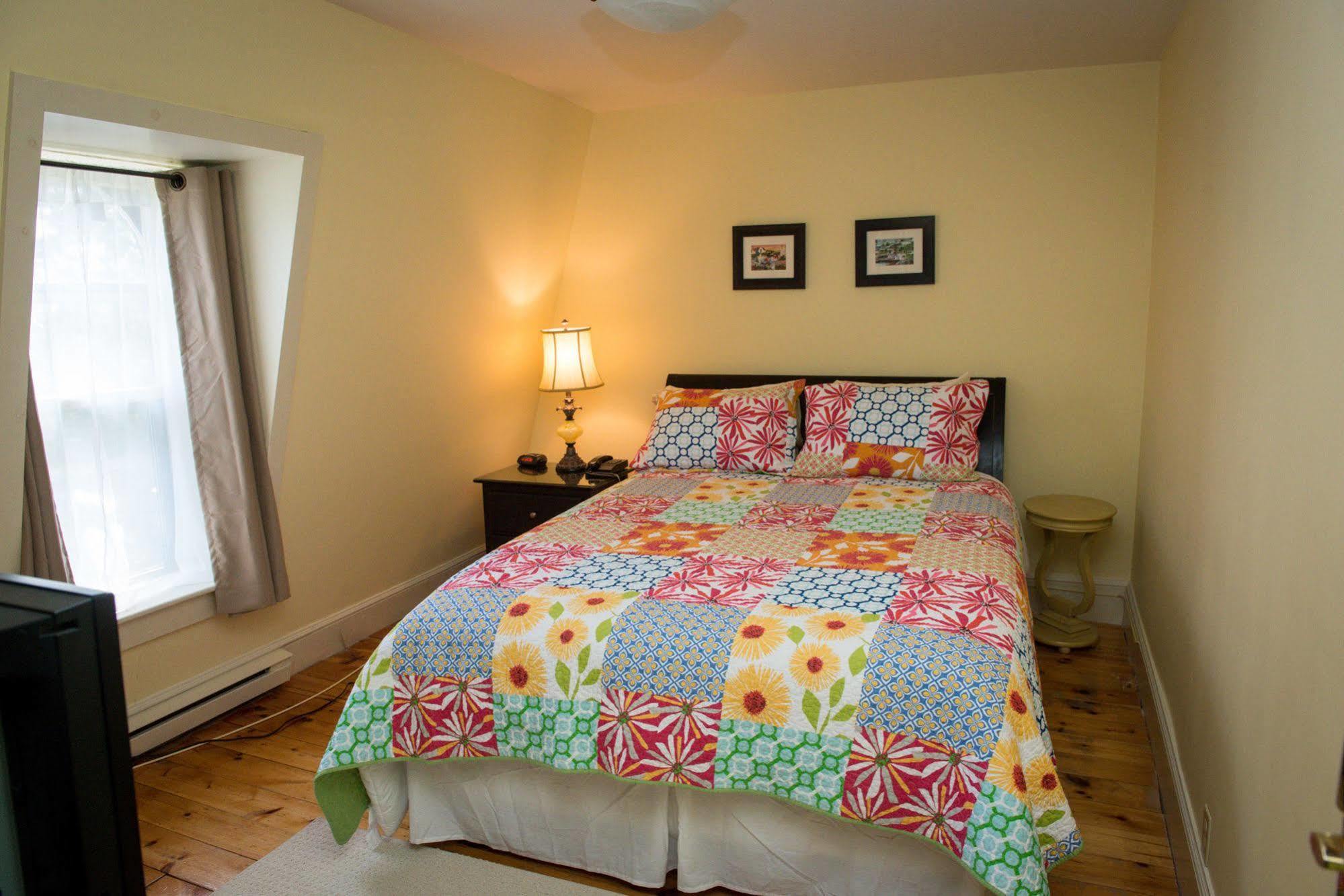 The Elizabeth Manor Guesthouse St. John's Bagian luar foto