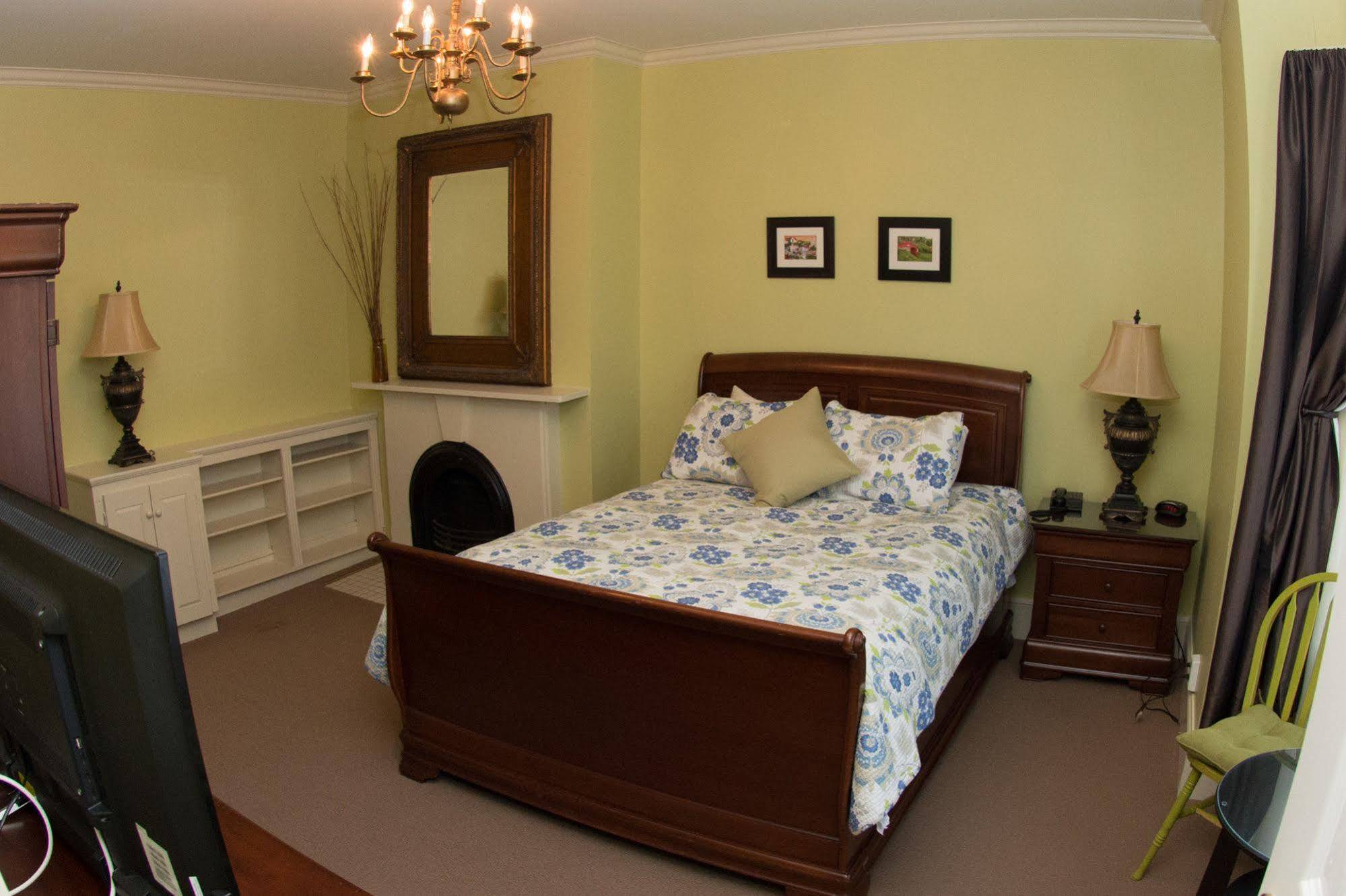 The Elizabeth Manor Guesthouse St. John's Bagian luar foto