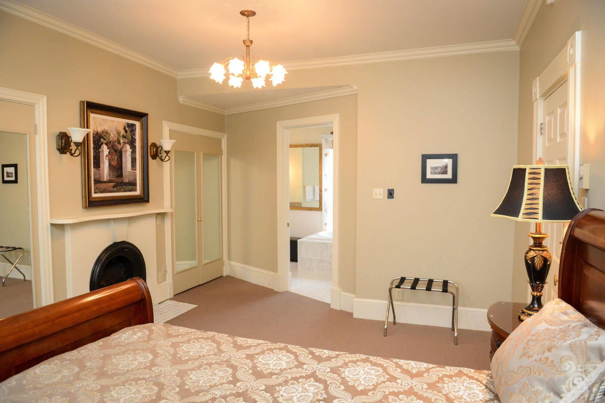 The Elizabeth Manor Guesthouse St. John's Bagian luar foto