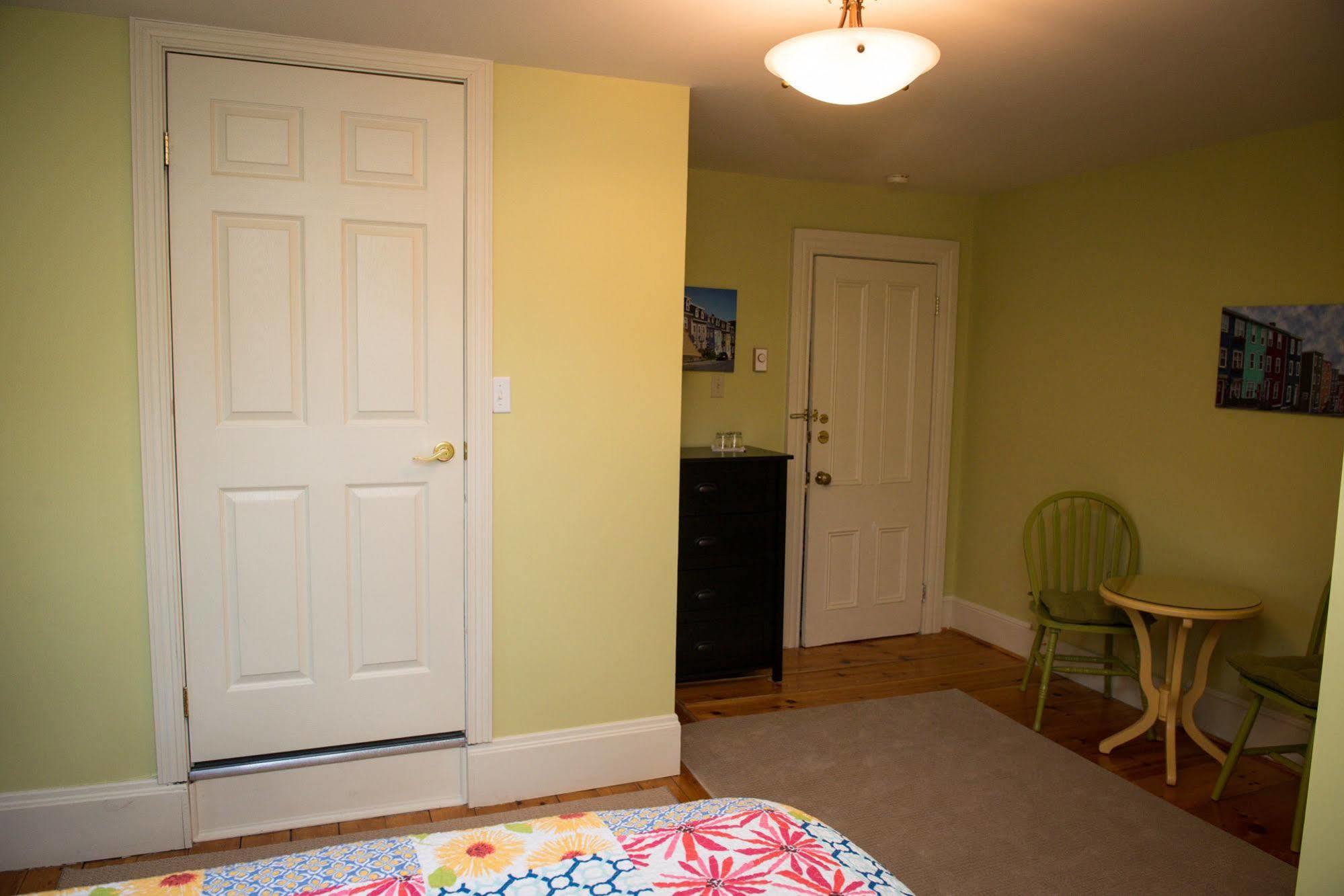 The Elizabeth Manor Guesthouse St. John's Bagian luar foto